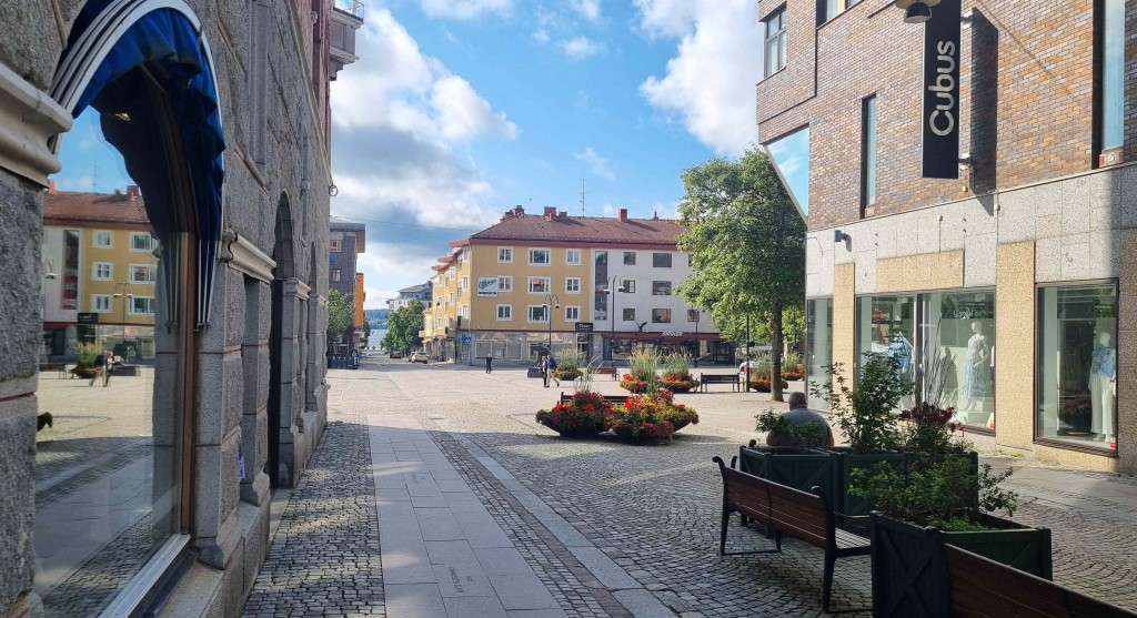 Fig Storgatan mynnar i torget och fortsätter söderut mot hamnområdet.