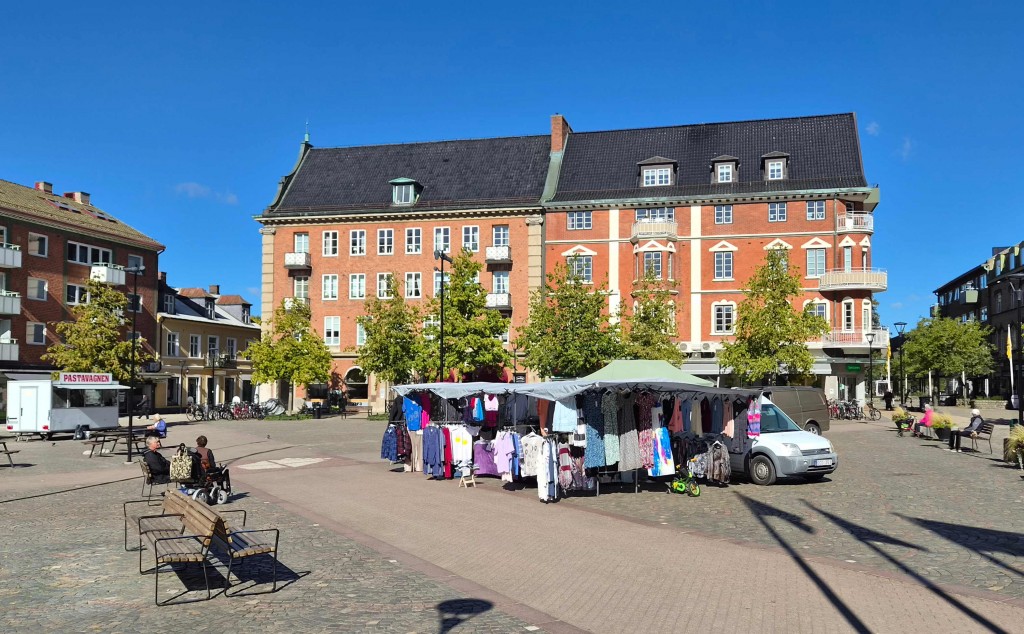 Klädförsäljning Stortorget 20260922_133216